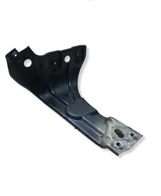 Volkswagen PASSAT CC Fender mounting bracket 3C8821142