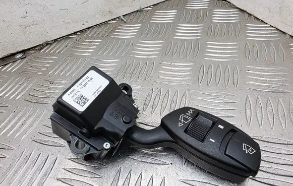 BMW 5 E60 E61 Wiper control stalk 6924107