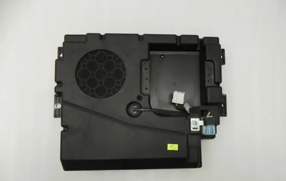 Honda CR-V Subwoofer grill/trim 