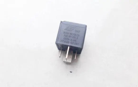 Volkswagen Touran I Other relay 7m0951253a 95vw10k705ca