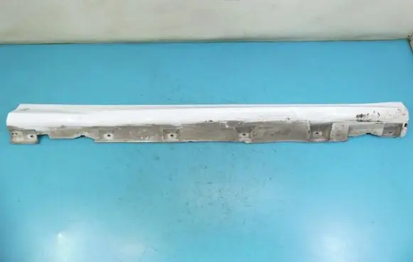 Foot area side trim