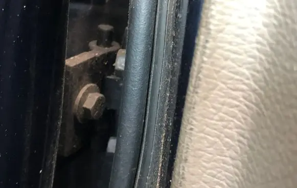 Volvo XC90 Rear door lower hinge