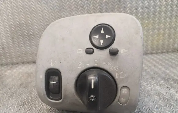 Mercedes-Benz C W203 Light switch 2035451404