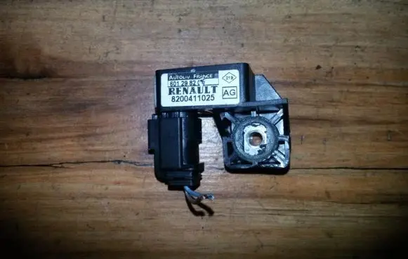 Renault Scenic II - Grand scenic II Airbag deployment crash/impact sensor 8200411025