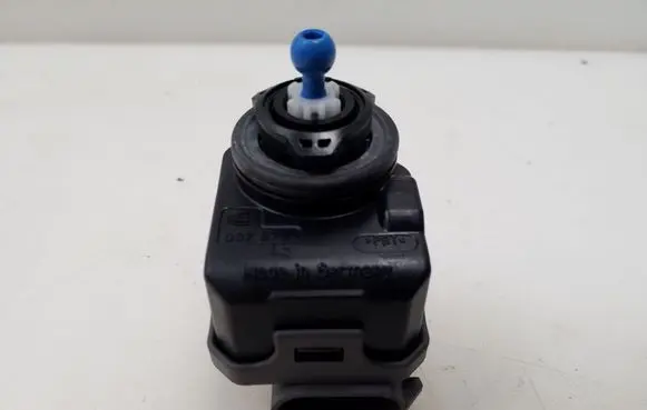 Nissan Qashqai Headlight level adjustment motor 26056AU300
