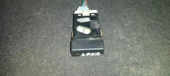 Saab 9-5 Air conditioning (A/C) switch Nenustatyta