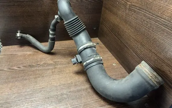 Intake resonator
