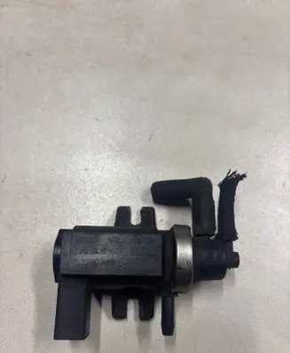 Volkswagen PASSAT B5.5 Turbo solenoid valve 1J0906627 72290320