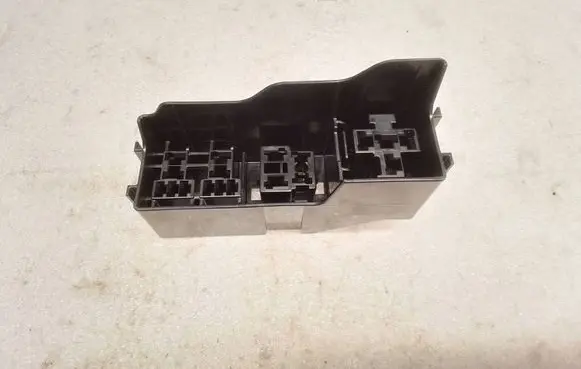 Lexus GS 300 350 430 450H Fuse module 8266030A10