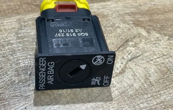 Audi Q5 SQ5 Passenger airbag on/off switch 5Q0919237 A25116