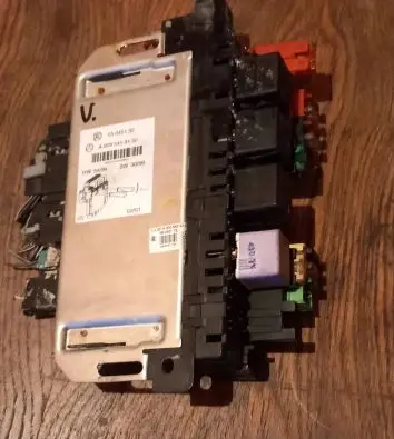 Mercedes-Benz S W220 Fuse module A0285458132 05045132 04513234993099