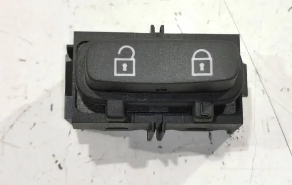 Volvo V70 Central locking switch button 30710475 SN50025072430223 03451600