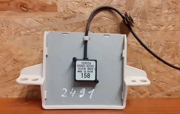 Toyota RAV 4 (XA40) Aerial GPS antenna 8686042042 2491