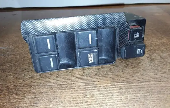 Honda Accord Electric window control switch G8D382HB