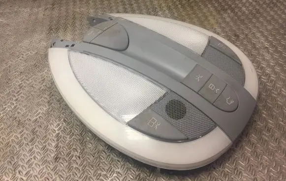 Mercedes-Benz E W211 Front seat light 2118206401 A2118206401