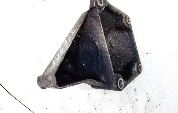 Audi A6 S6 C5 4B Engine mounting bracket 4b0199307