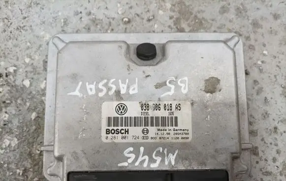 Volkswagen PASSAT B5 Engine control unit/module 038906018AS 0281001724
