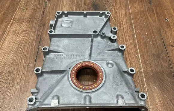 Mercedes-Benz E W124 Timing chain cover R1030150102 1030150102