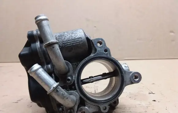 Audi Q3 8U Throttle valve 04L128063R