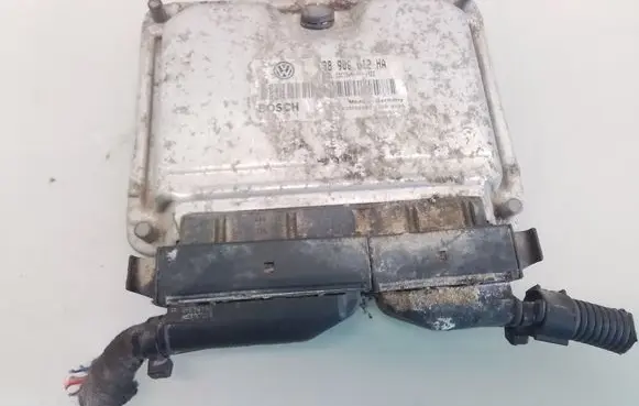 Skoda Octavia Mk1 (1U) Engine control unit/module 038906012HA