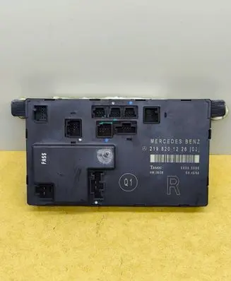 Mercedes-Benz CLS C219 Door control unit/module 2198201226 00005030