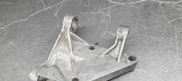 Opel Astra G Engine mounting bracket