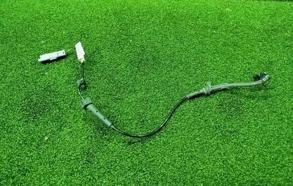 Peugeot 3008 II ABS brake wheel speed sensor 9825606280 433955