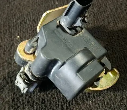 Jeep Grand Cherokee (WJ) Tailgate window lock/catch/latch 6AAK