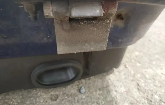 Front door upper hinge