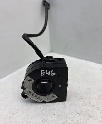BMW 3 E46 Steering angle sensor 05111590 37146750126 030501