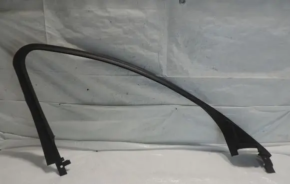 Opel Insignia B Front door rubber seal 39144812
