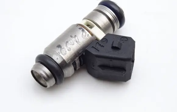 Fiat Panda II Fuel injector IWP095