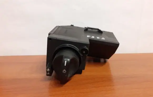 Mercedes-Benz E W210 Light switch 5252 2105451404