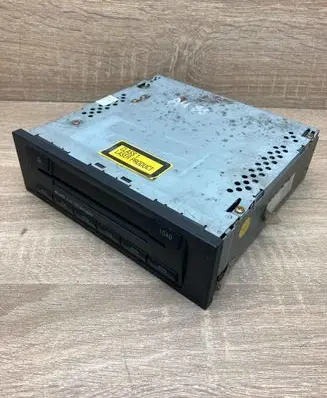 Audi A4 S4 B7 8E 8H CD/DVD changer 8E0035111