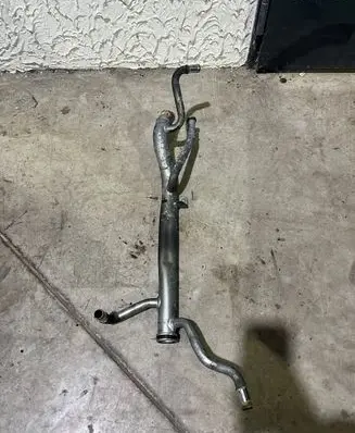 Coolant pipe/hose