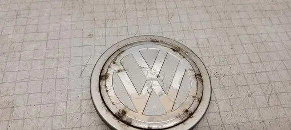 Volkswagen PASSAT B4 Non-original wheel cap A701