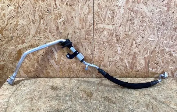 Porsche Macan (95B) Air conditioning (A/C) pipe/hose 95b816743m