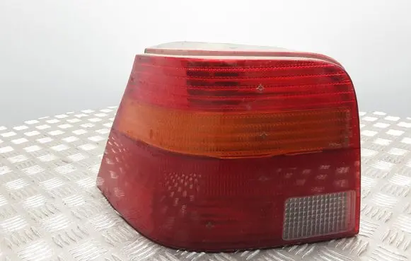 Volkswagen Golf IV Rear/tail lights 1J6945095R