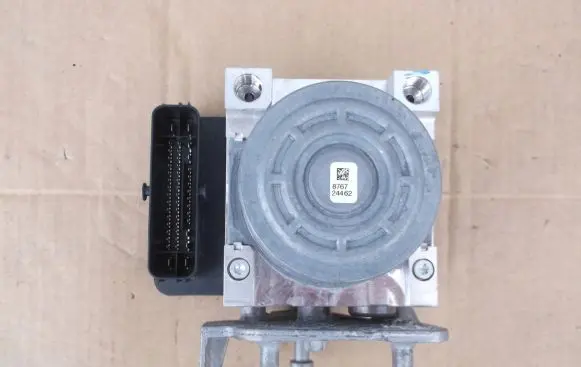 Mercedes-Benz C W205 ABS Pump A253431010