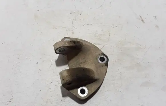 Opel Movano B Engine mounting bracket 8200675217