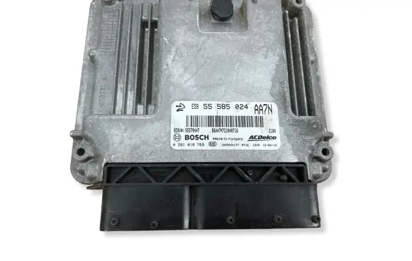 Opel Zafira C Engine control unit/module 0281018769 55579447 55585024