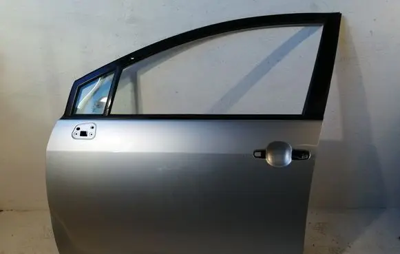 Toyota Corolla Verso AR10 Front door 670020F011