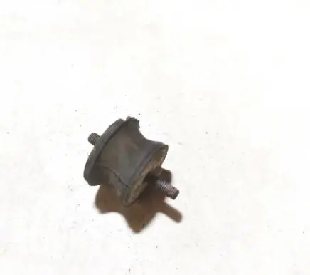 BMW 5 E39 Engine mount bracket 1094916