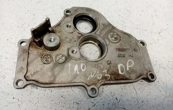 BMW 5 F10 F11 Other cylinder head part 7566277 11127566277