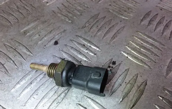 Opel Zafira B Coolant temperature sensor 15336564