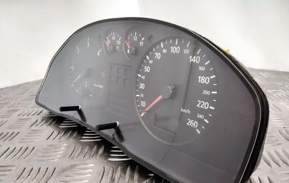Audi A4 S4 B5 8D Speedometer (instrument cluster) 8D0919860E 230697 V5230261