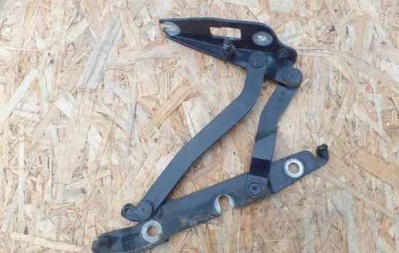 Audi A4 S4 B6 8E 8H Tailgate/trunk/boot hinge 8E5827301B
