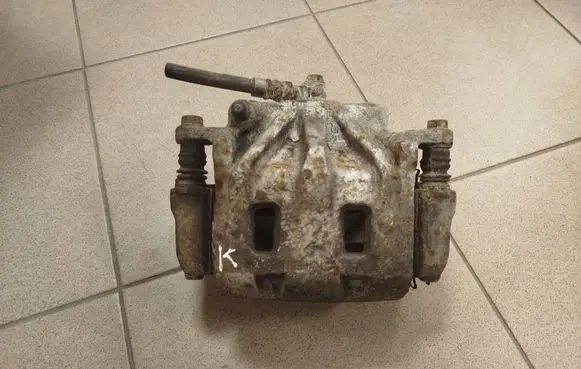 Subaru B9 Tribeca Front brake caliper 