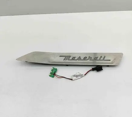 Maserati Levante Rear sill trim cover 670042048 670042047