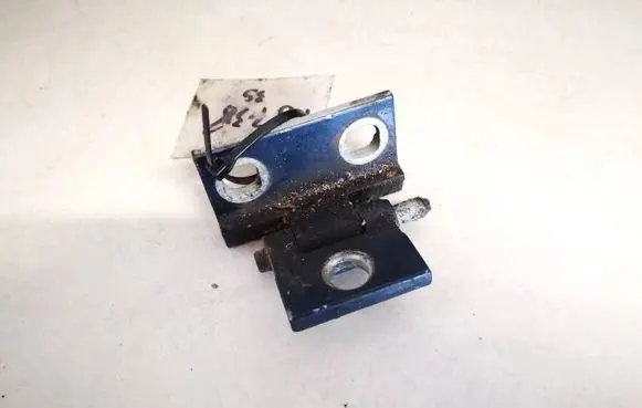 Volvo V70 Rear door lower hinge